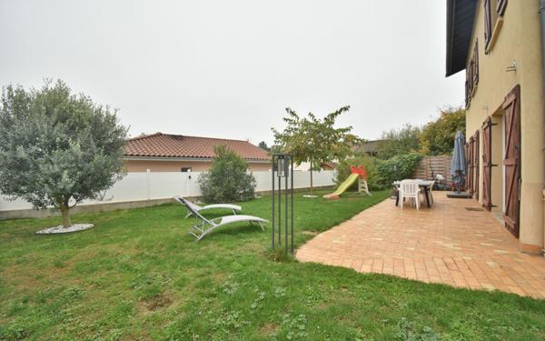 Maison à vendre    5 pièces •  Pérouges