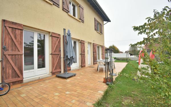 Maison à vendre    5 pièces •  Pérouges