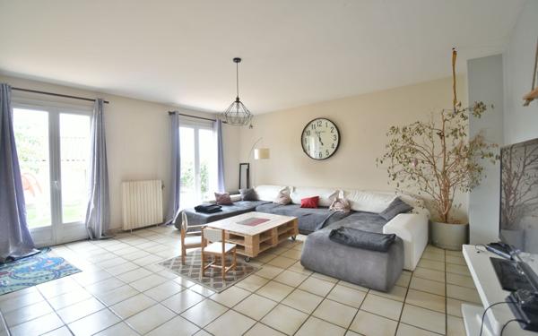 Maison à vendre    5 pièces •  Pérouges