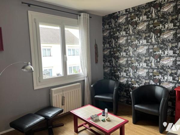 IFS Bourg, maison bien entretenue avec jardin et garage