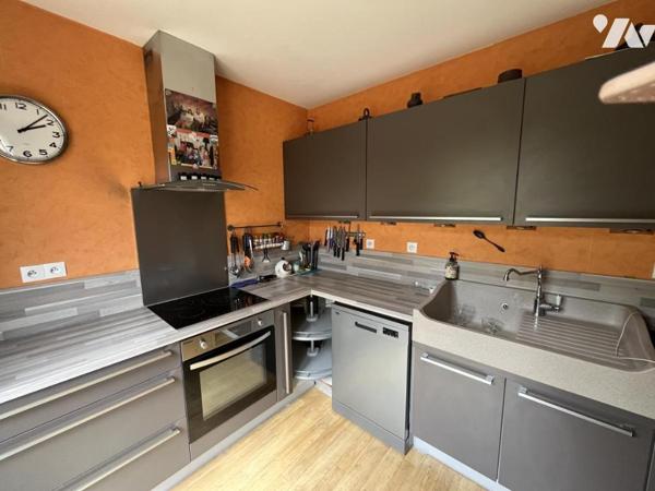 IFS Bourg, maison bien entretenue avec jardin et garage