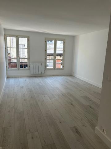 CENTRE VILLE DE PROVINS - IMMEUBLE 4 APPARTEMENTS +1 local commercial