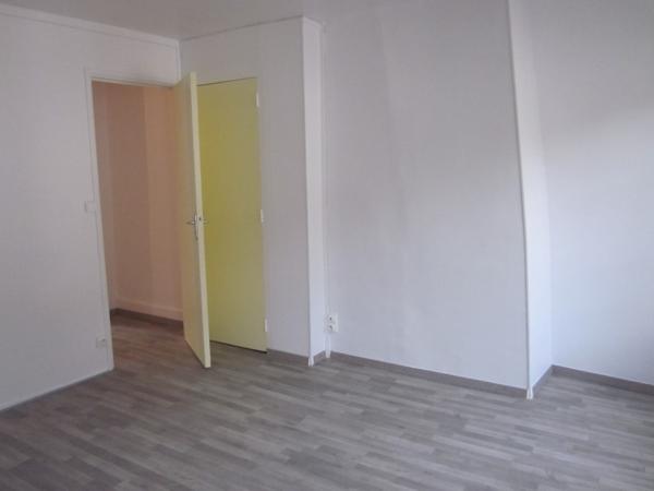 CENTRE VILLE DE PROVINS - IMMEUBLE 4 APPARTEMENTS +1 local commercial