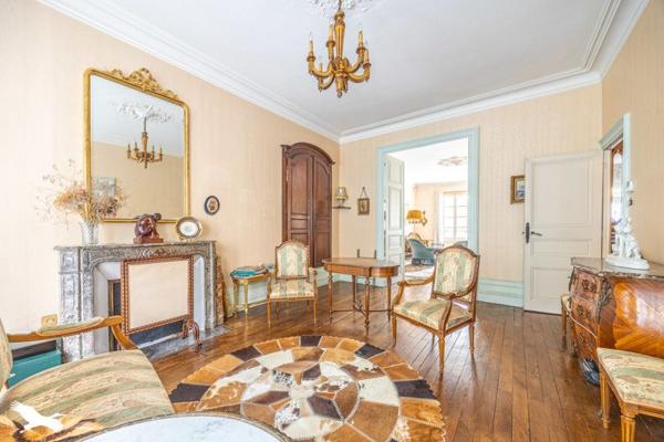 Maison à vendre |  Saint-Maixent-l'École |  9 pièces | 310 m²