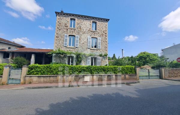 MAISON DE VILLAGE ST UZE