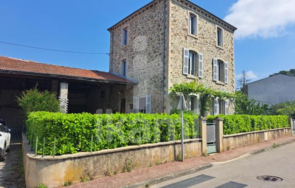 MAISON DE VILLAGE ST UZE