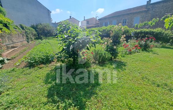 MAISON DE VILLAGE ST UZE