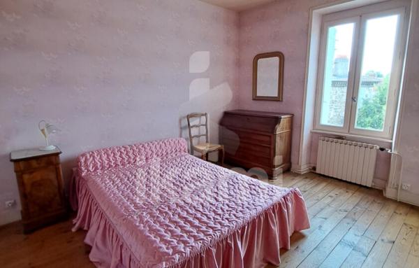 MAISON DE VILLAGE ST UZE