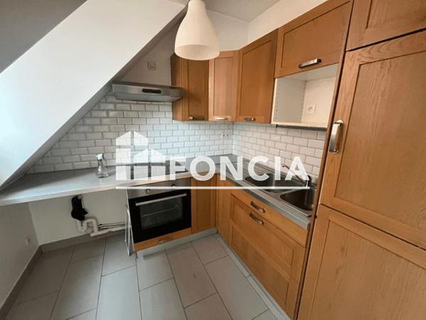 Location Appartement 3 pièces 69.1 m² - 8/10/10BIS/12 CLOITRE SAINT SPIRE Corbeil Essonnes 91100