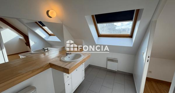 Location Appartement 3 pièces 69.1 m² - Corbeil-essonnes 91100