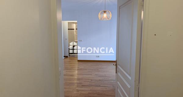 Location Appartement 3 pièces 69.1 m² - Corbeil-essonnes 91100
