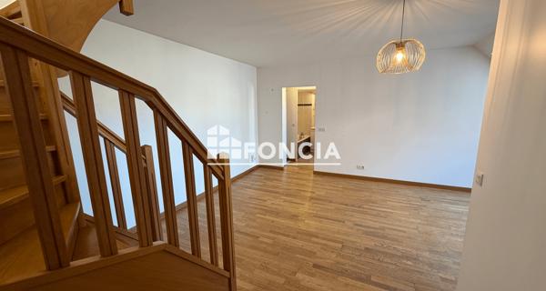 Location Appartement 3 pièces 69.1 m² - Corbeil-essonnes 91100