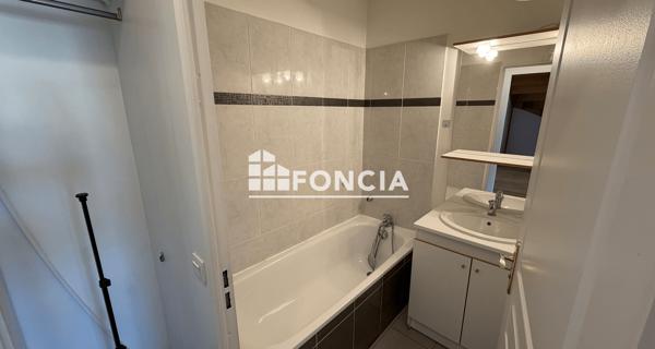 Location Appartement 3 pièces 69.1 m² - Corbeil-essonnes 91100