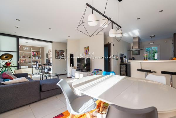 Maison fonctionnelle et lumineuse avec jardin