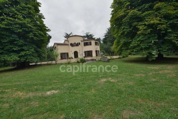 Maison 4 chambres, 1 bureau, dépendances, terrain clos 22 694m2 à MEILHAN SUR GARONNE (47)