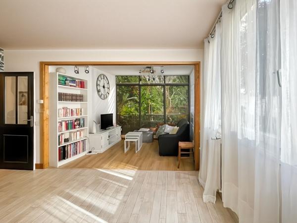 T4 lumineux – Rez-de-chaussée surélevé