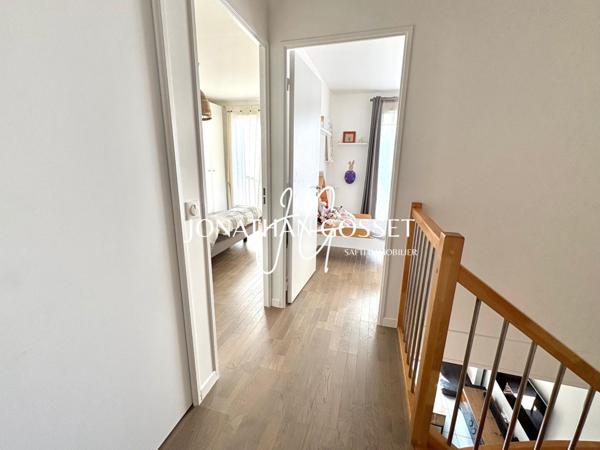 Andrésy: Maison très récente de 2021 - 4 pièces - 3 chambres- 82m² et 335m² de terrain