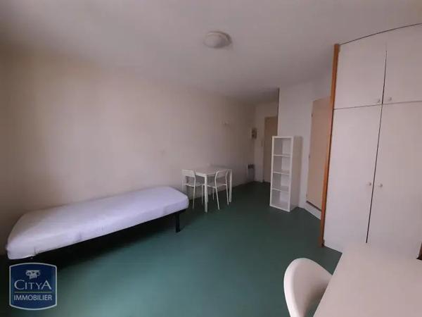 Appartement à louer 1 pièce 18.15m² Nîmes (30900)