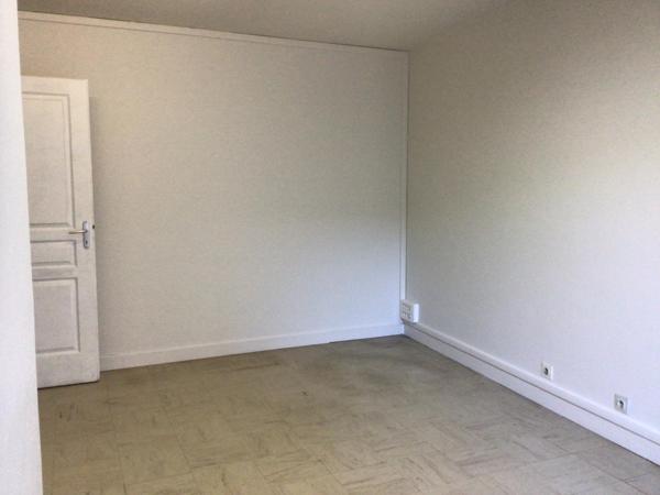 Lot de deux appartements centre Castillonnès.