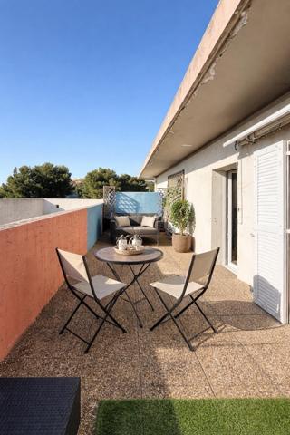 T4 dernier étage, terrasses et vue étang