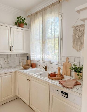 Maison
         4 pièces
        - 81 m² Bien prestige 699 295 € *