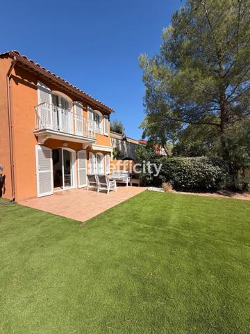 Maison
         4 pièces
        - 81 m² Bien prestige 699 295 € *