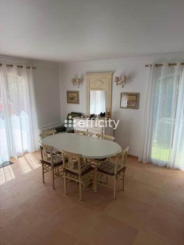 Maison
         4 pièces
        - 81 m² Bien prestige 699 295 € *