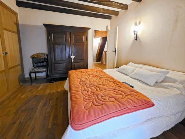 Maison de ville 117 m² – 3 chambres – Garage – Petite cour – Centre Lons-le-Saunier