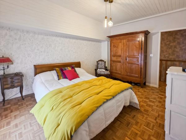 Maison de ville 117 m² – 3 chambres – Garage – Petite cour – Centre Lons-le-Saunier