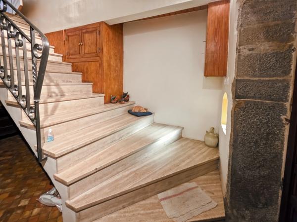 Maison de ville 117 m² – 3 chambres – Garage – Petite cour – Centre Lons-le-Saunier