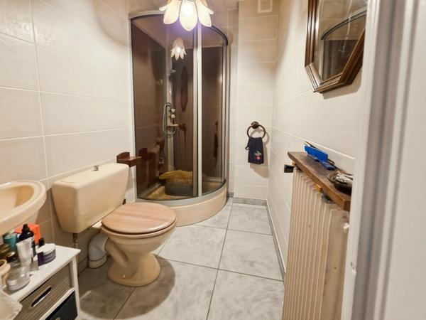 Maison de ville 117 m² – 3 chambres – Garage – Petite cour – Centre Lons-le-Saunier