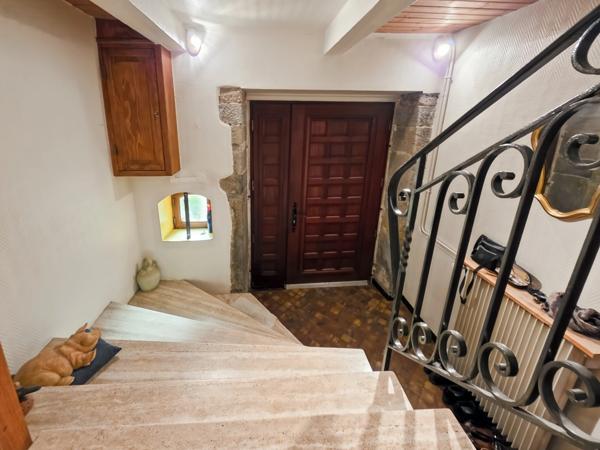 Maison de ville 117 m² – 3 chambres – Garage – Petite cour – Centre Lons-le-Saunier