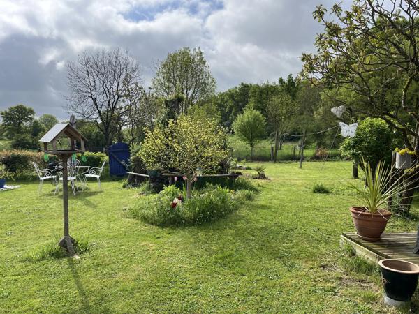 Superbe maison de campagne avec jardin et grange attenantes