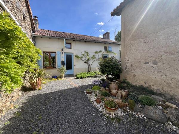 Superbe maison de campagne avec jardin et grange attenantes