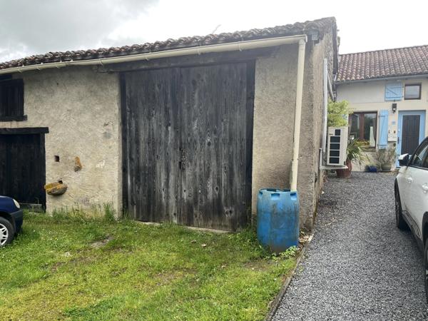 Superbe maison de campagne avec jardin et grange attenantes