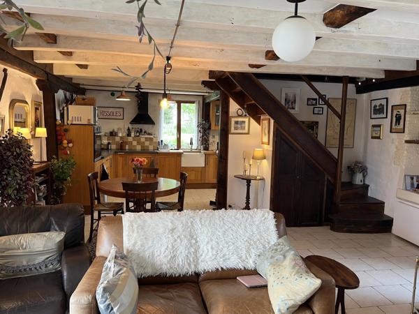 Superbe maison de campagne avec jardin et grange attenantes