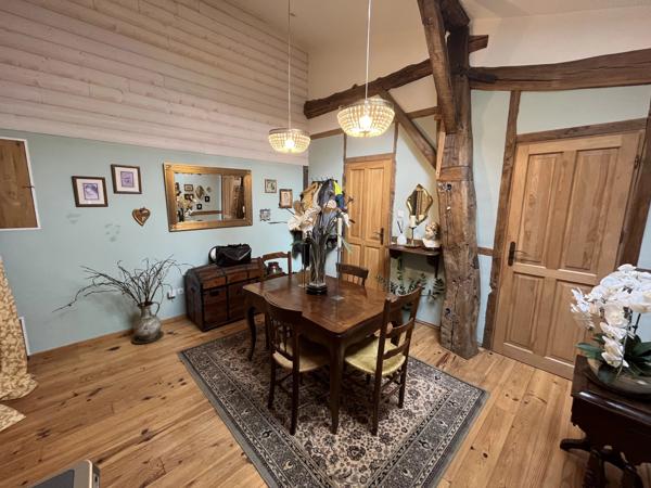 Superbe maison de campagne avec jardin et grange attenantes