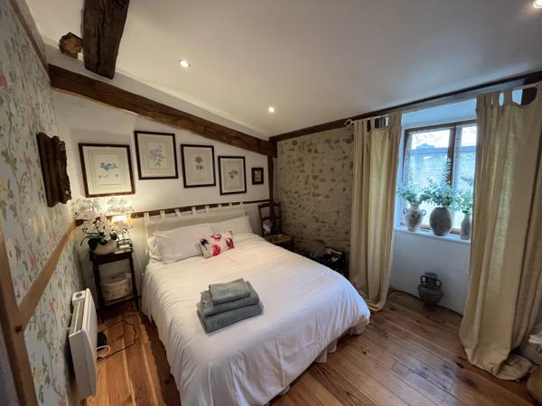 Superbe maison de campagne avec jardin et grange attenantes