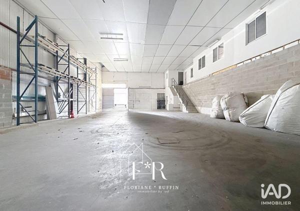 Location murs commerciaux  300 m² Althen-des-Paluds