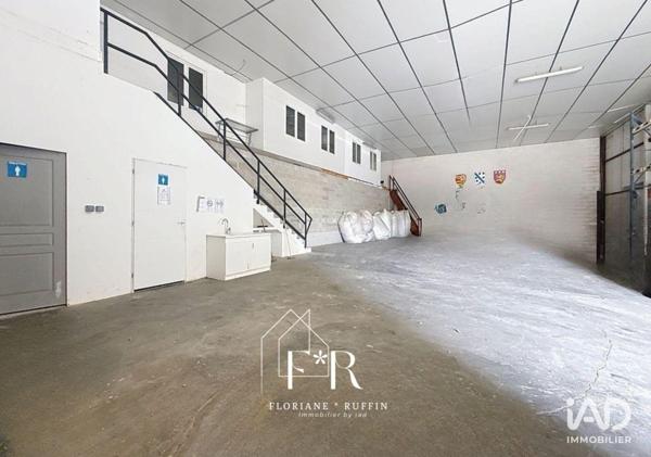 Location murs commerciaux  300 m² Althen-des-Paluds