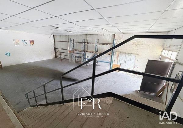 Location murs commerciaux  300 m² Althen-des-Paluds