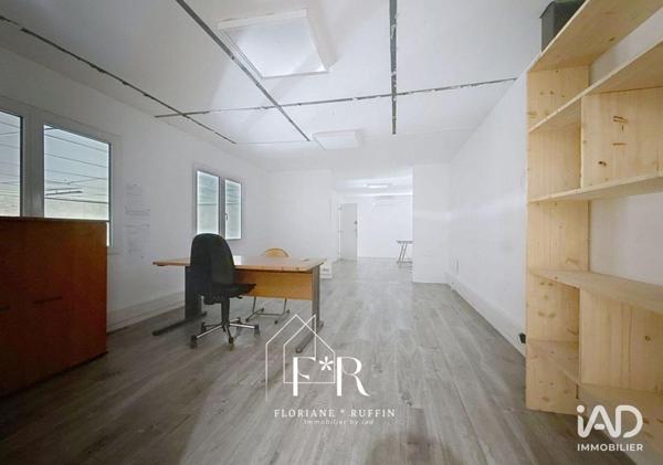 Location murs commerciaux  300 m² Althen-des-Paluds