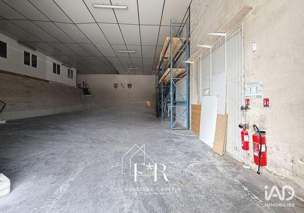 Location murs commerciaux  300 m² Althen-des-Paluds