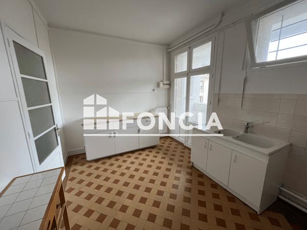 Location Appartement 2 pièces 60.27 m² - 1 RUE PARMENTIER Tours 37000