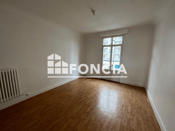 Location Appartement 2 pièces 60.27 m² - 1 RUE PARMENTIER Tours 37000