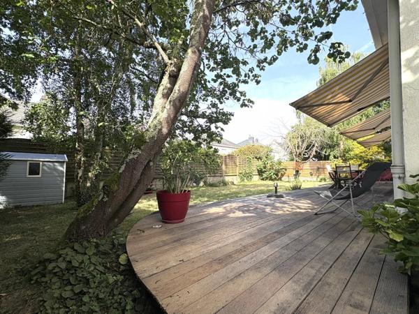 Vente                                                      Maison
                        
                     7 pièces                      201 m2                     à Saint-Herblain