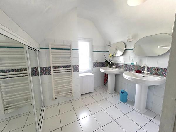 Vente                                                      Maison
                        
                     7 pièces                      201 m2                     à Saint-Herblain