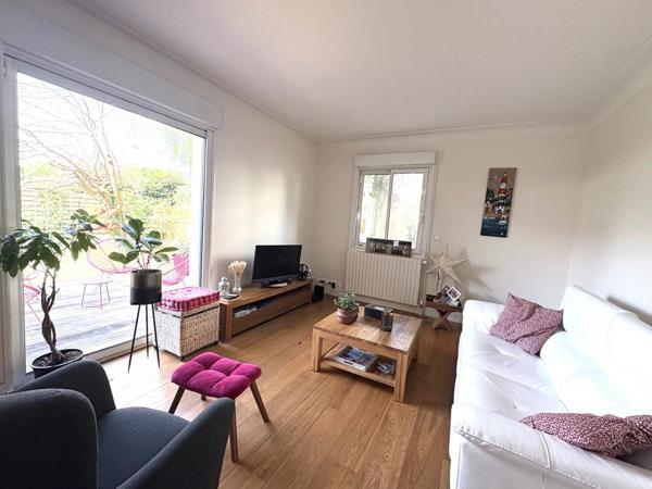 Vente                                                      Maison
                        
                     7 pièces                      201 m2                     à Saint-Herblain