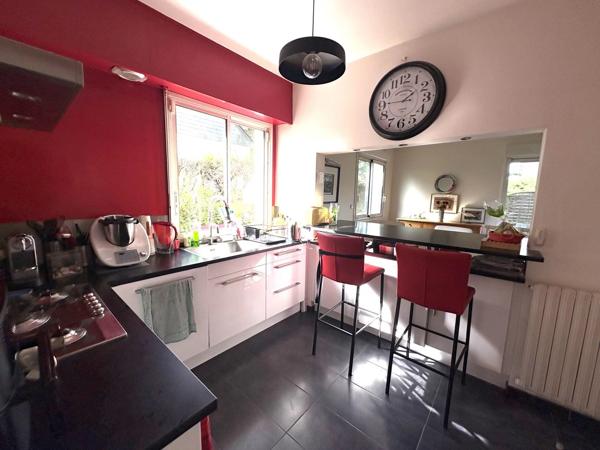 Vente                                                      Maison
                        
                     7 pièces                      201 m2                     à Saint-Herblain