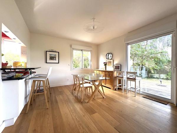 Vente                                                      Maison
                        
                     7 pièces                      201 m2                     à Saint-Herblain